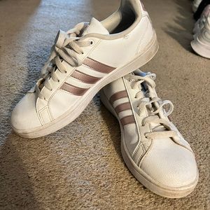 Adidas Sneakers size 10 in excellent condition